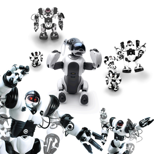ROBOSAPIEN&trade;(s) versus Aibo&trade;